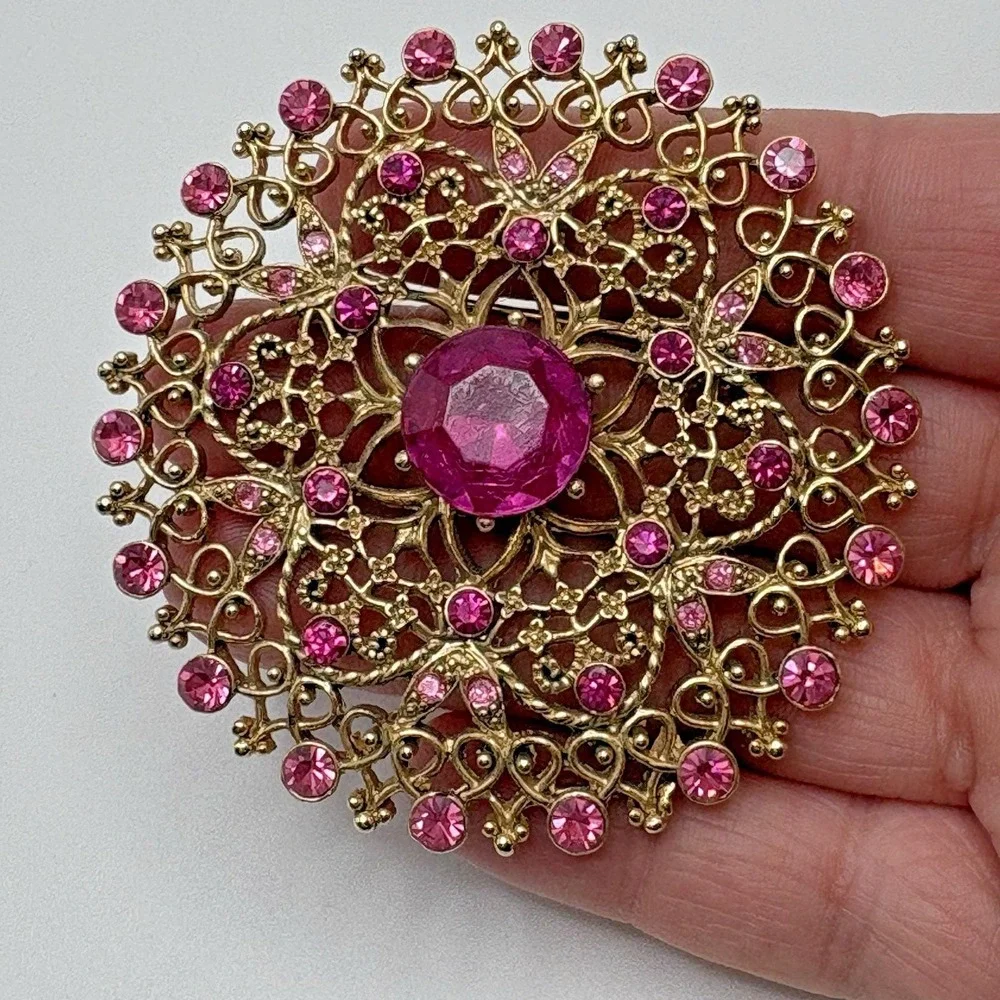 Vintage Filigree Brooch Gold Tone Pink Statement Circle READ